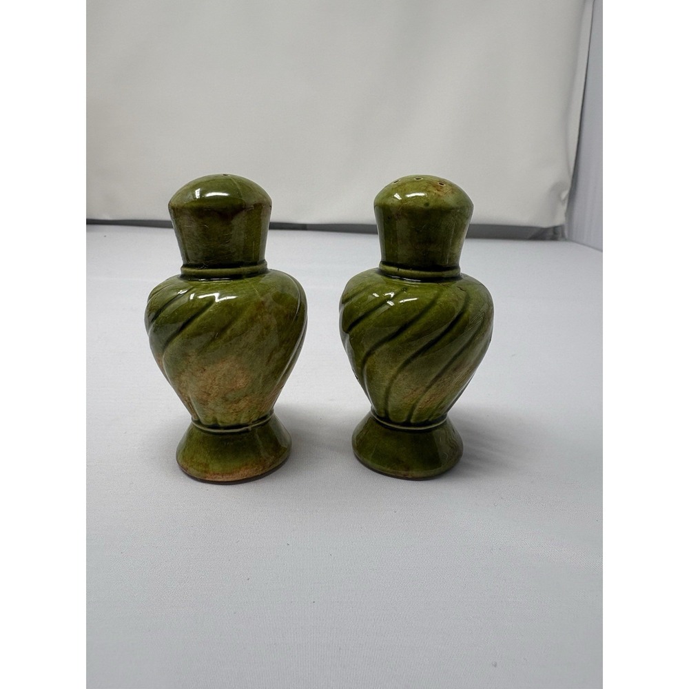 Vintage Green Glazed Ceramic Salt & Pepper Shakers Twisted Swirl Design Retro 60